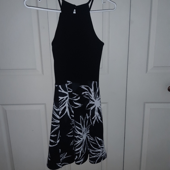 Eclipse Dress - Picture 2 of 3